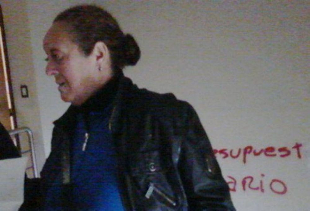 Auxiliar de educaci�n se encaden� en el Consejo Escolar