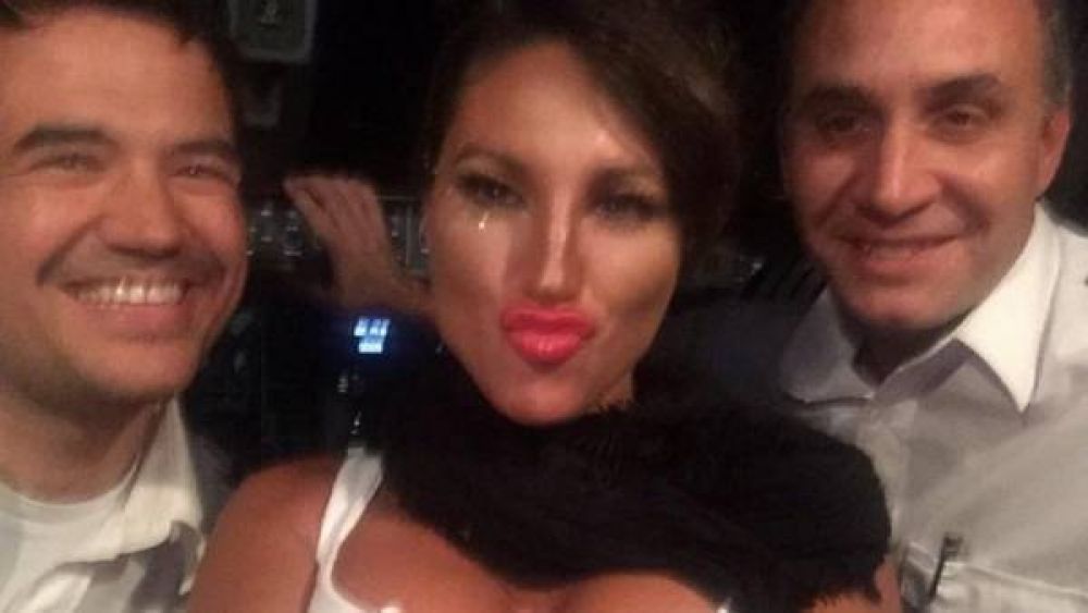 Vicky Xipolitakis, abucheada por pasajeros en el aeropuerto de Ezeiza