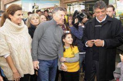 De campa�a en C�rdoba, Macri abog� por econom�as regionales