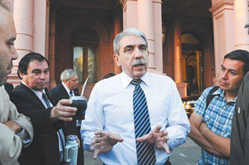 Cruce entre An�bal y Espinoza calienta la interna bonaerense