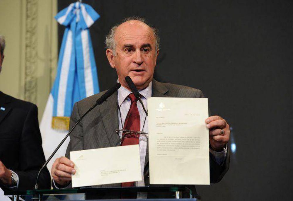 Parrilli negoci� la compra de un sofisticado material para espiar celulares y computadoras