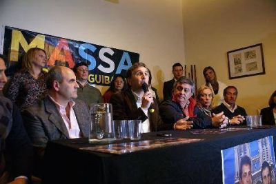 Acompa�ado por Selva, Federico Guibaud present� a su lista