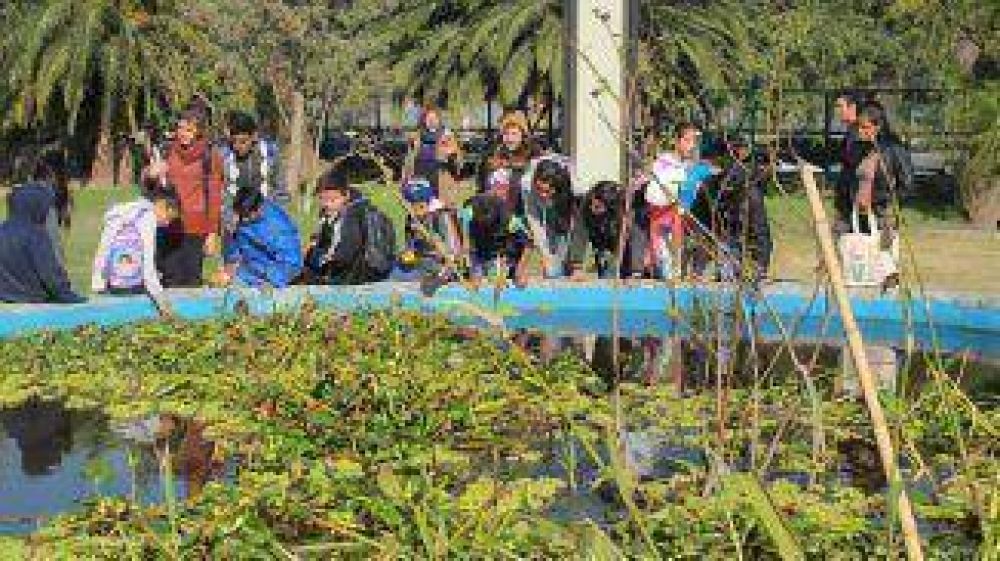 Alumnos quilme�os realizaron recorridos y experiencias en la Reserva Ecol�gica