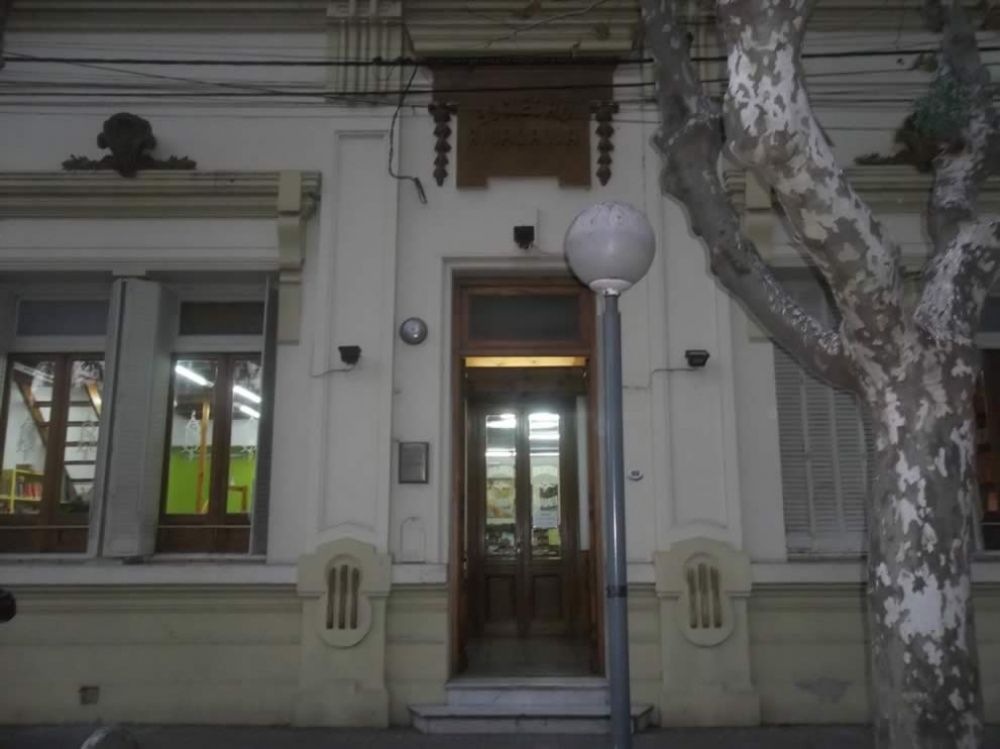 La Biblioteca necesita ayuda �urgente�