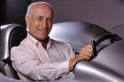 Justicia marplatense orden� exhumar los restos de Fangio