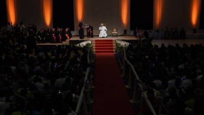 En Paraguay el Papa conden� el uso pol�tico e ideol�gico de los pobres