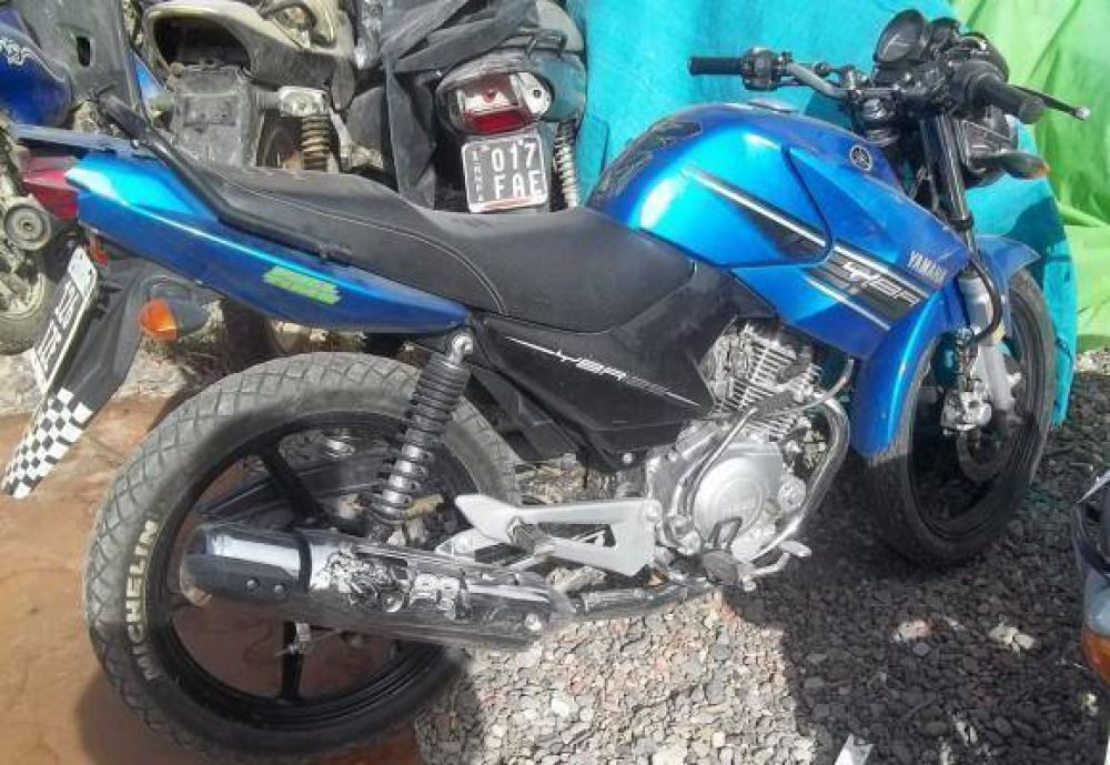 Un joven futbolista muri� en J�chal al chocar en moto contra un poste