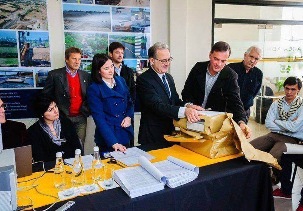 Se presentaron tres ofertas para la pavimentacion de la ruta 38, entre San Salvador y Ubajay