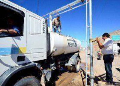 Agua en camiones, ante interrupci�n del servicio