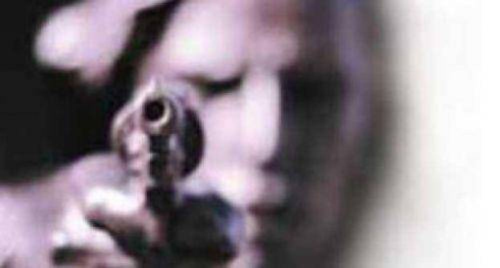 INSEGURIDAD: MATAN A JOVEN DE UN TIRO EN LA CABEZA EN MOR�N PARA ROBARLE EL AUTO