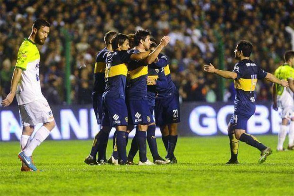 Mientras espera por Tevez, Boca venci� a Sarmiento y es otra vez �nico l�der