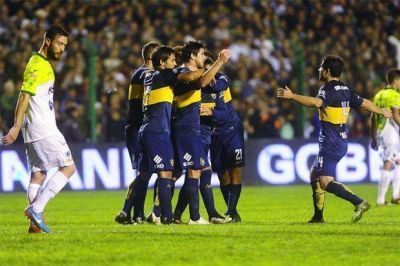 Mientras espera por Tevez, Boca venci� a Sarmiento y es otra vez �nico l�der