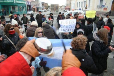 Cacerolazo de vecinos 
