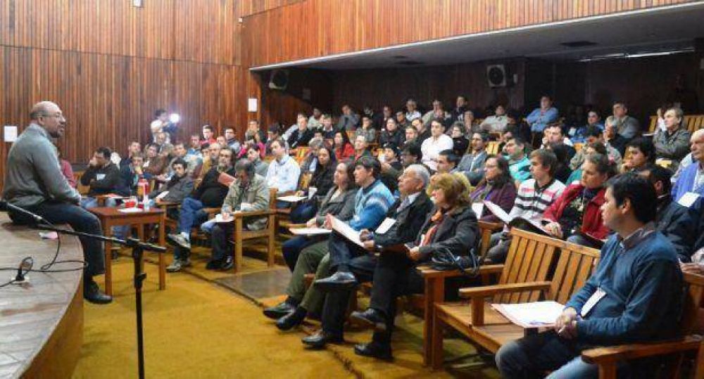 Candidatos a intendentes radicales de toda la provincia se reunieron en Eldorado