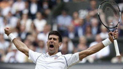 Djokovic venció a Federer y retuvo el título en Wimbledon