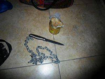 Dos personas aprehendidas por el hurto de prendas en un comercio