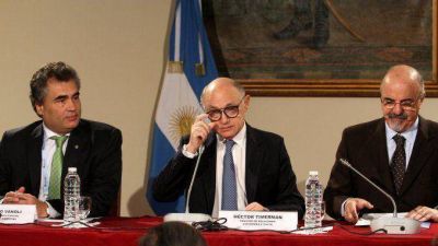 Timerman debe ser operado, pero descarta renunciar
