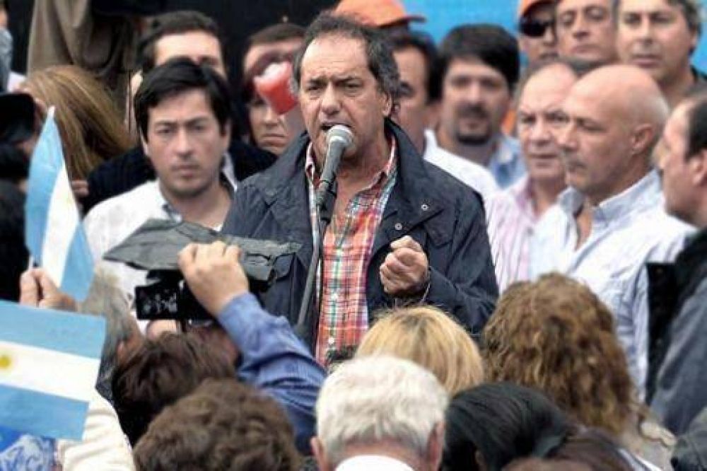 Scioli cuestion� el operativo de Bonad�o en las oficinas de Hotesur