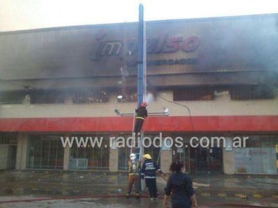Vecinos de la cuadra del Supermercado Impulso incendiado est�n sin l�nea telef�nica