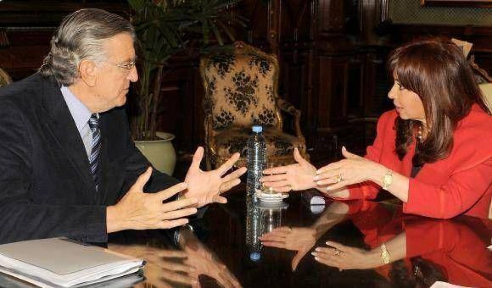 Gioja se entrevist� formalmente con la Presidenta. Impuls� Agua Negra y el Solar San Juan.