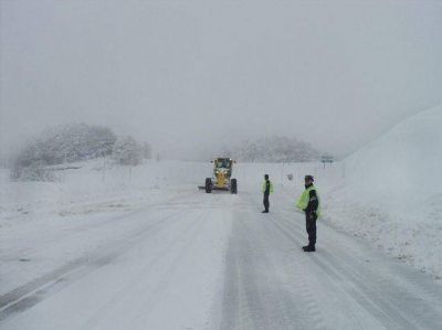 Cierran el paso Samor� por intensas nevadas