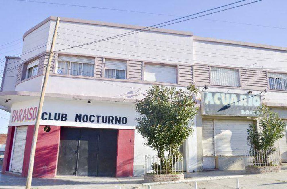 Hieren a dos clientes al balear una whisker�a