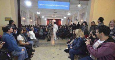 D�az P�rez fue invitado de honor al mega �desfile 