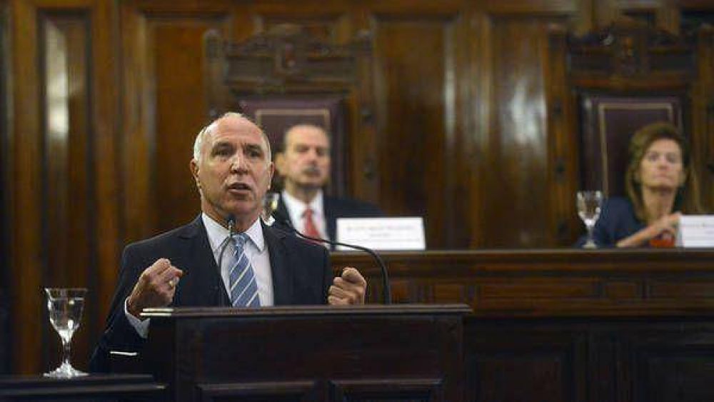 La Corte estudia hoy si se re�ne con el Consejo de la Magistratura