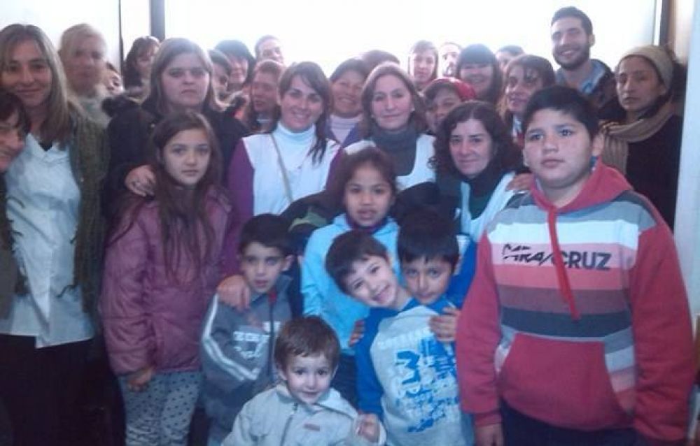 Primaria 15: �Vamos a dar clases en el Consejo porque ac� est�n muy calentitos�