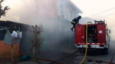 Incendio destruy� de manera total una vivienda de Caleta Olivia