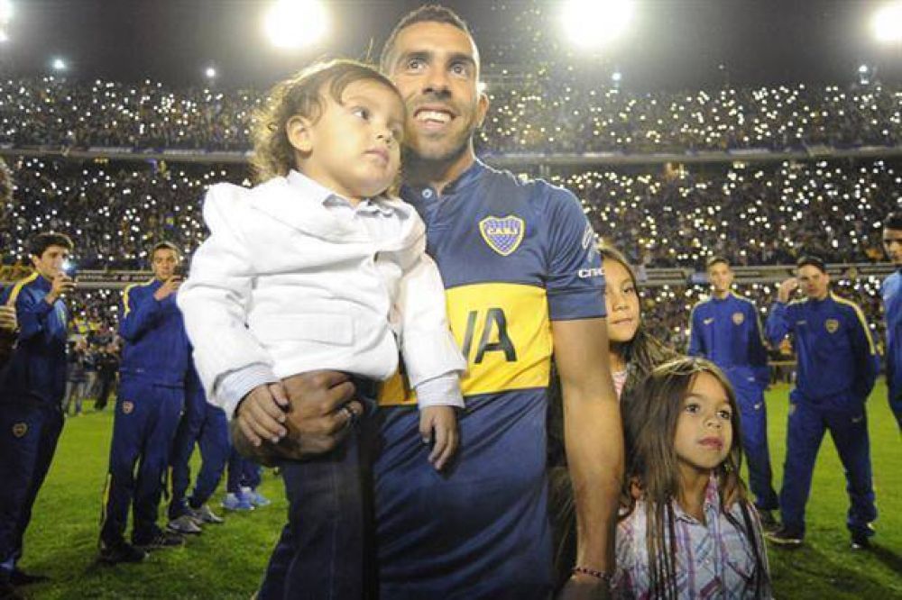 Tevez cumpli� su sue�o y regres� a Boca ante una multitud: 