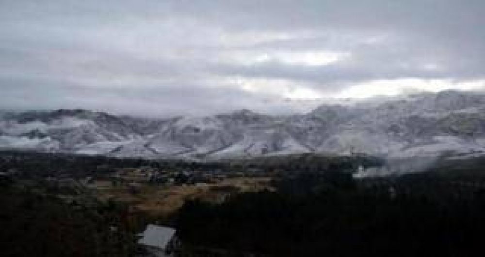 Taf� del Valle se visti� de blanco por la ca�da de nieve