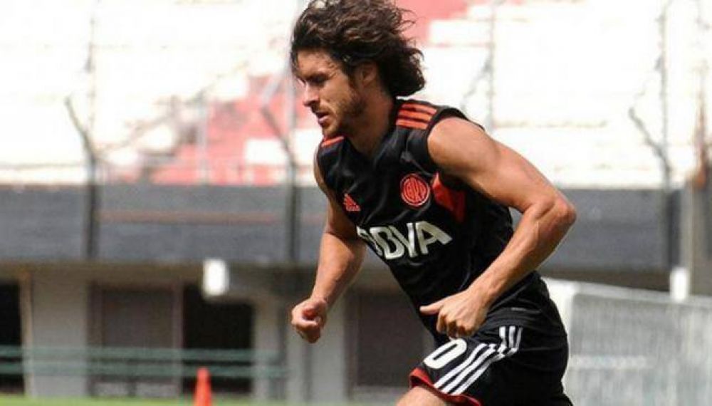 Pablo Aimar anunci� su retiro del f�tbol con una carta a sus compa�eros