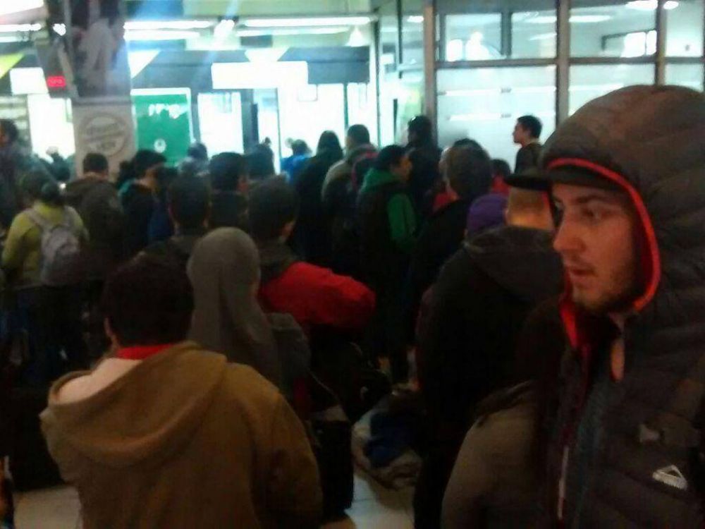 Caos en las terminales chilenas por el paso cerrado