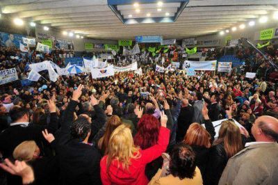En un multitudinario acto, el peronismo present� sus candidatos en Villa Mercedes