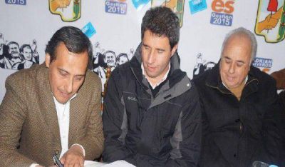 En Iglesia, Adri�n Riveros celebr� el Acta Compromiso con U�ac