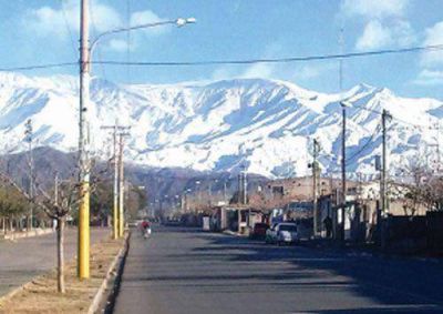 La nieve se apoder� de las monta�as del Valle