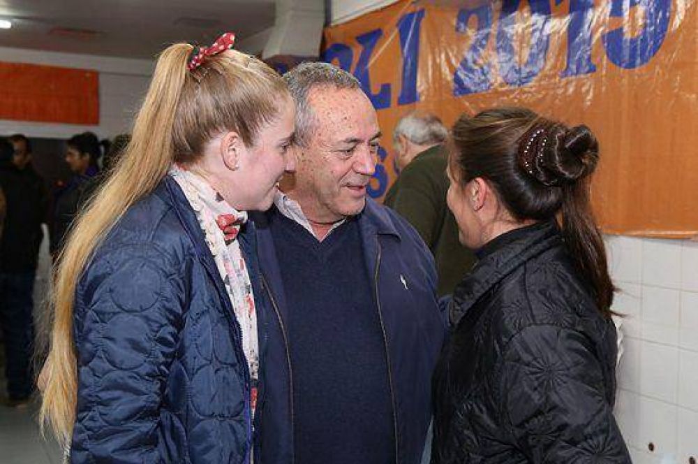 Se baj� Roberto Passo