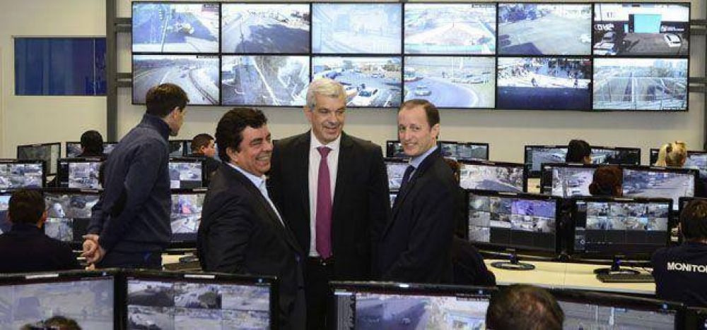 Dom�nguez insisti� en que de la interna del FpV �sale el pr�ximo gobernador�