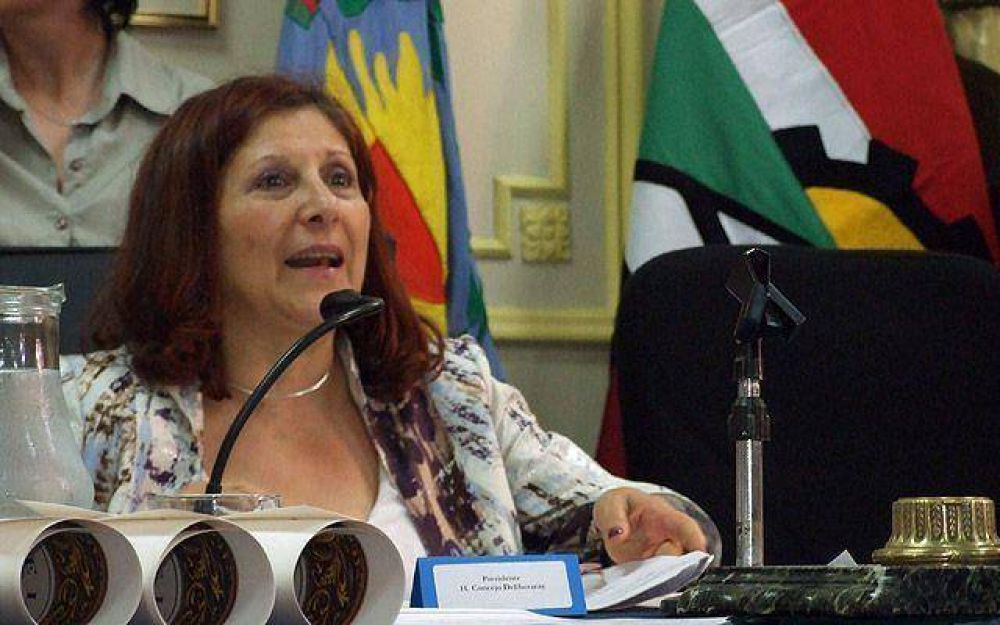 Gagino vaticin� elecci�n polarizada con Cambiemos y tild� de �tibio� al FR