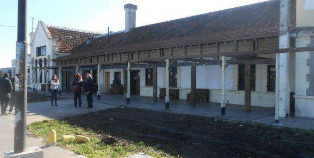 Denuncian abandono de la Estaci�n de Trenes