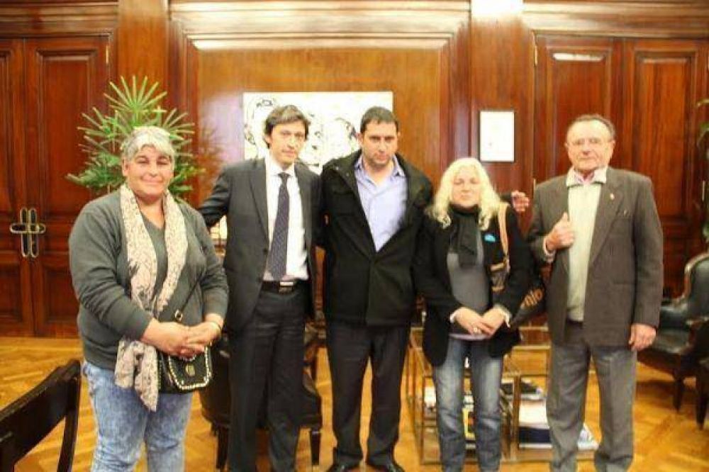 Forl�n recibi� al precandidato a intendente por el FpV