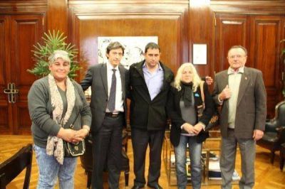 Forl�n recibi� al precandidato a intendente por el FpV