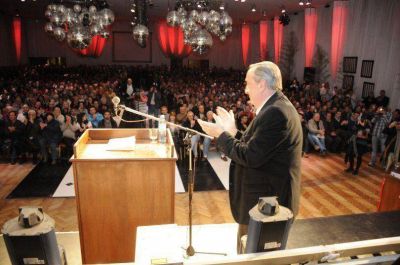 Lunghi plante� los ejes estrat�gicos del futuro y convoc� para la pr�xima d�cada