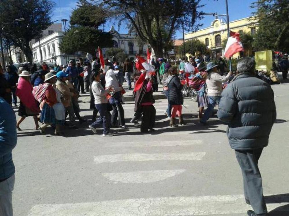 Varados en Potos�: �los cajeros est�n sin dinero y no hay d�nde comprar comida�