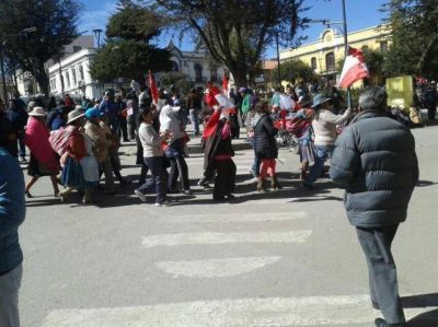 Varados en Potos�: �los cajeros est�n sin dinero y no hay d�nde comprar comida�
