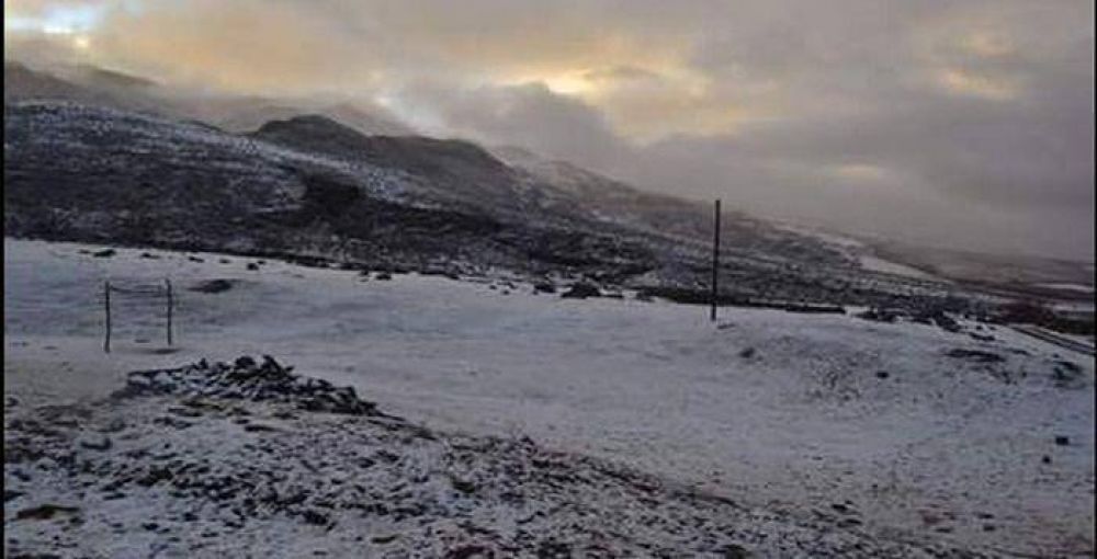 Cientos de turistas disfrutan de un imponente paisaje en Taf� del Valle