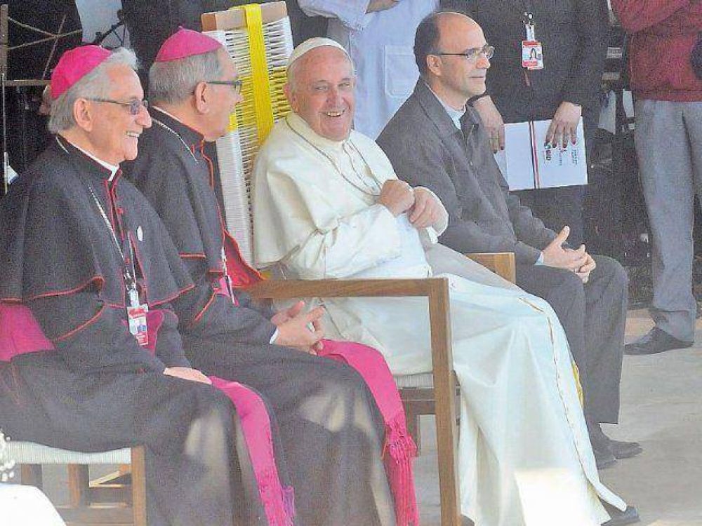 La Iglesia logra cubrir gastos de visita papal