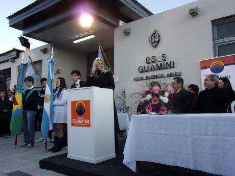 Nora De Luca anunci dos escuelas tcnicas y un Centro de Educacin Agraria en Guamin