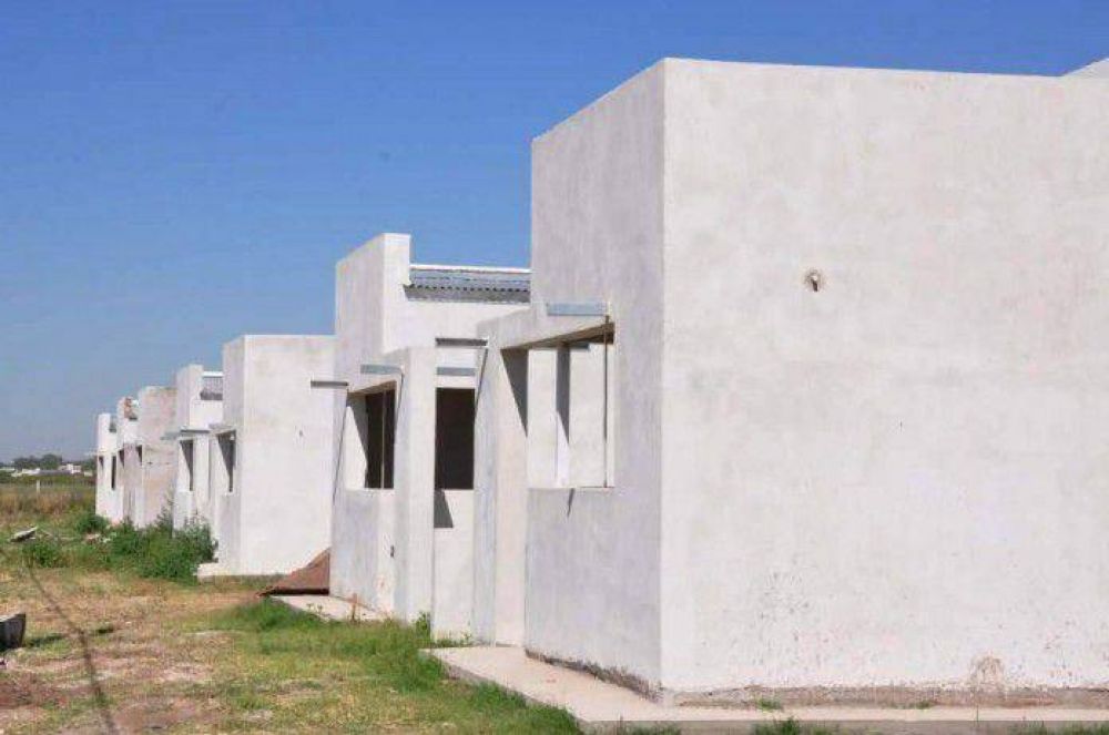 Anuncian la construcci�n de 142 viviendas
